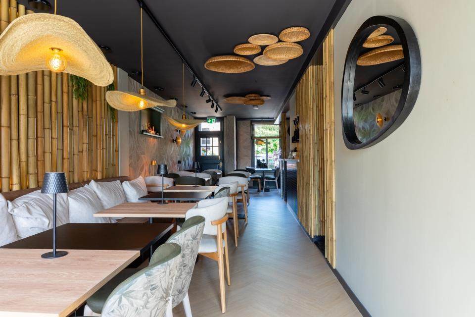 Visgraatvloer restaurant